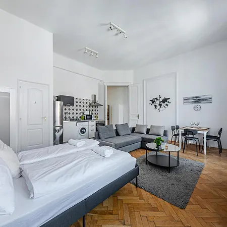 Wander Flat 2br, Location By M2 Metro * Budapest