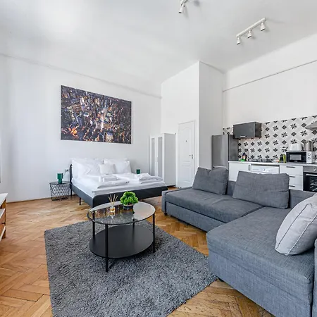 Wander Flat 2br, Location By M2 Metro דירה בודפשט
