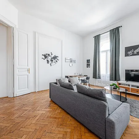 Wander Flat 2br, Location By M2 Metro Budapeşte