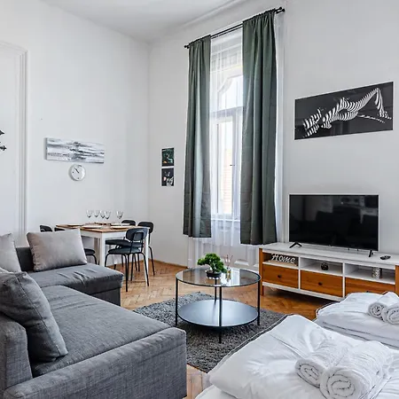 Wander Flat 2br, Location By M2 Metro Daire *