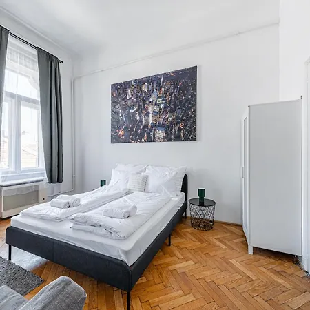 Wander Flat 2br, Location By M2 Metro דירה *
