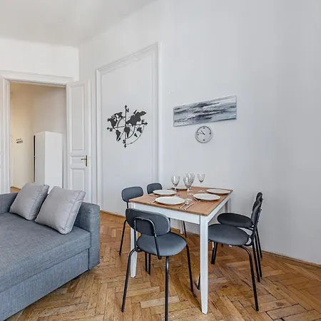 Wander Flat 2br, Location By M2 Metro * בודפשט