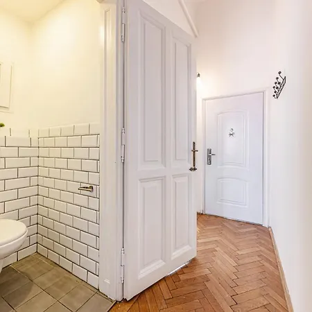 Apartment Wander Flat 2br, Location By M2 Metro Budapest
